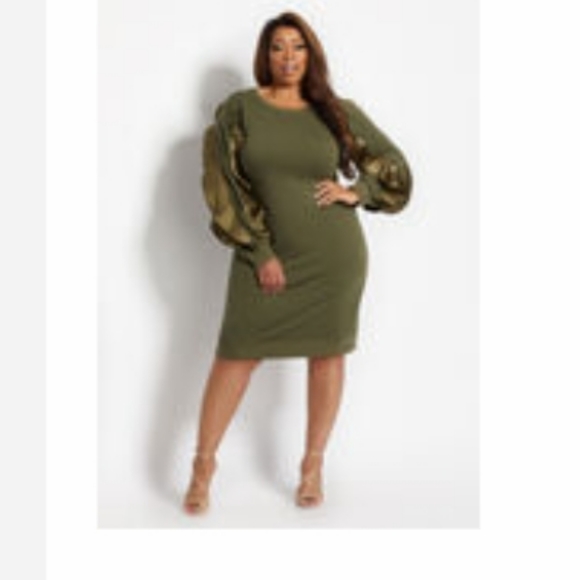 Sweaterdress with pleated trim - Picture 2 of 2